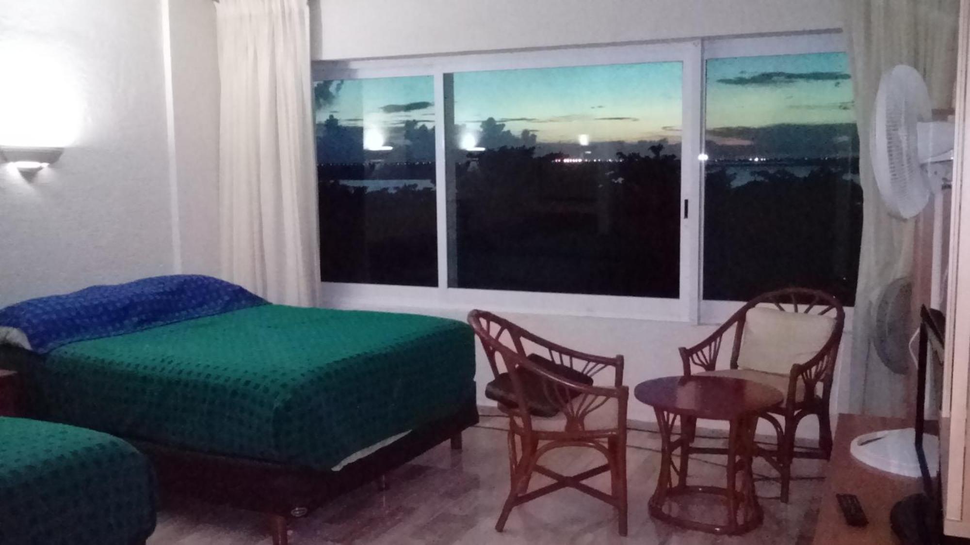 Suites Brisas Канкун Экстерьер фото